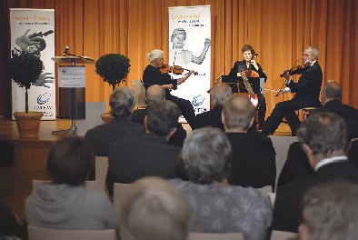 Heidrun Dittberner (Violine), Anneliese Irmer (Violincello), Rainer Fournes (Viola)